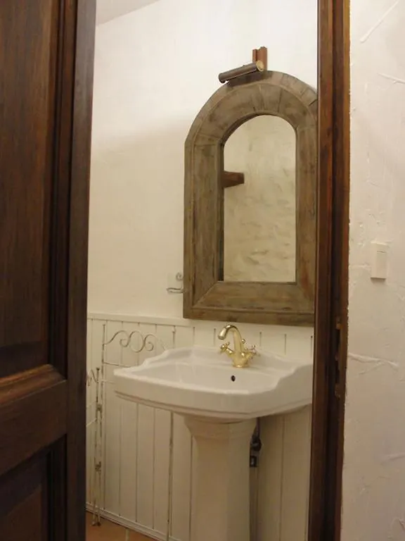 Le Mas De La Cherine Bed & Breakfast Quinson 3*,  France